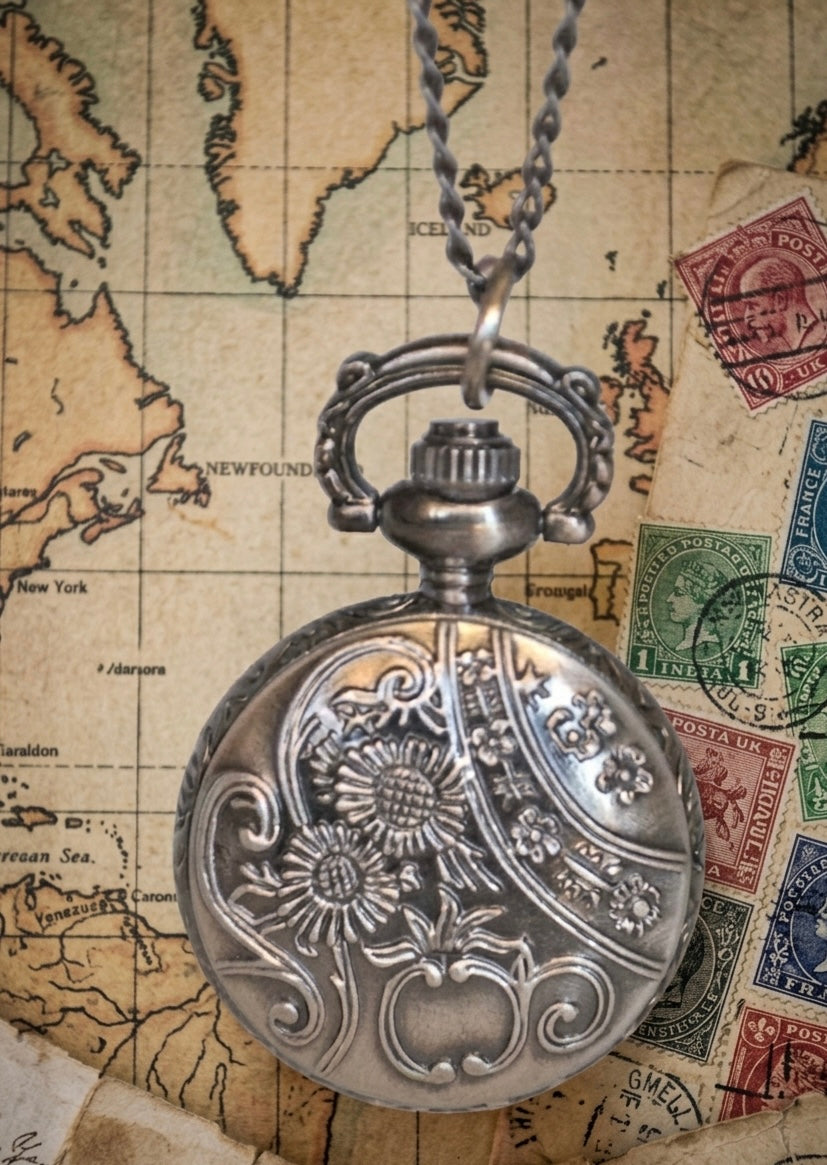 Holly Hobbie 70s Nostalgia - Pocket Watch Necklace