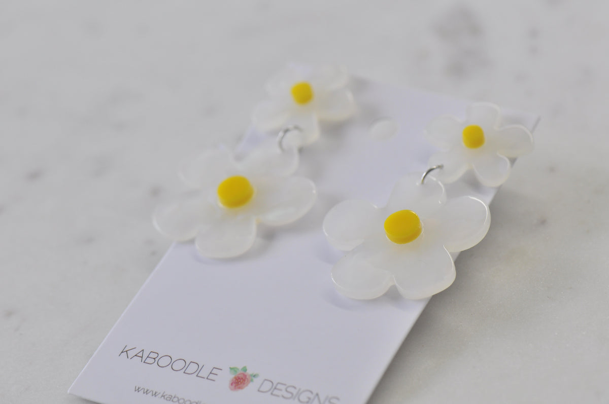 Acrylic Daisy Flower Drop Dangle Earrings
