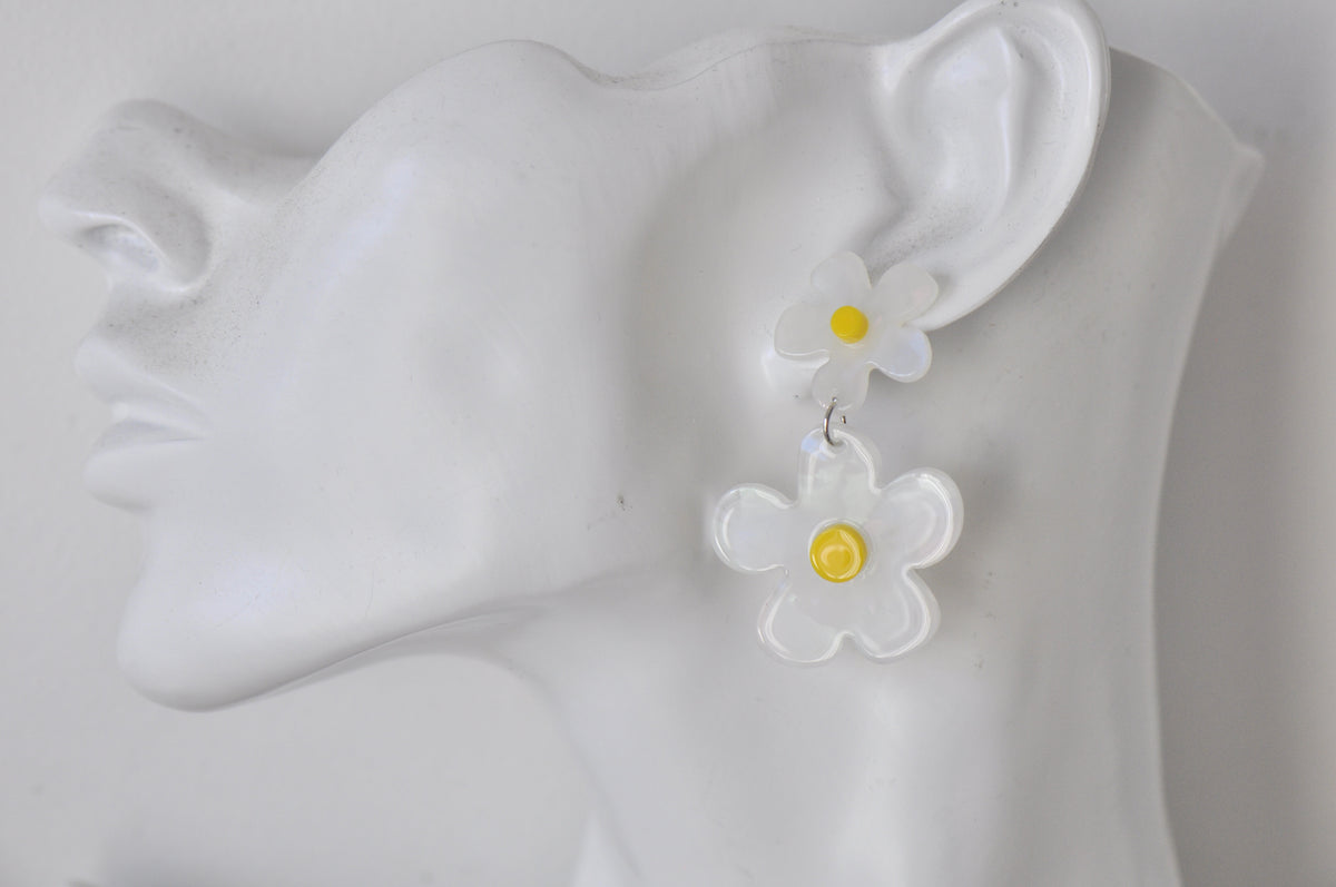 Acrylic Daisy Flower Drop Dangle Earrings
