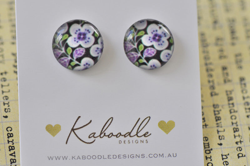 Handmade Artwork Stud Earrings - ER433