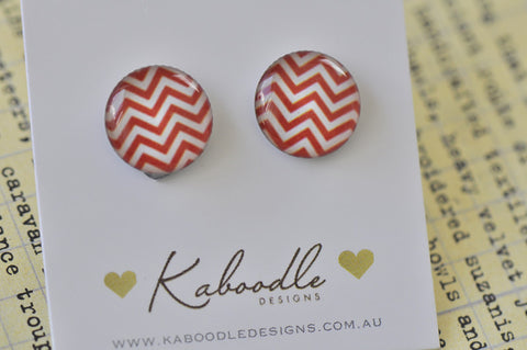 Handmade Artwork Royal Red and White Chevron Stud Earrings - ER401