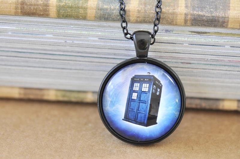 Handmade 25mm Glass Pendant Necklace - Doctor Who Blue Tardis