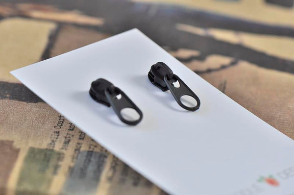 Novelty Zip Stud Earrings - Black