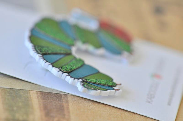 Acrylic Gitter The Very Hungry Caterpillar Pin Brooch