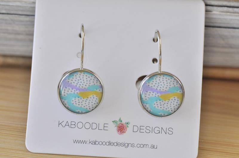 Handmade Round Artwork Dangle Earrings - CDE454