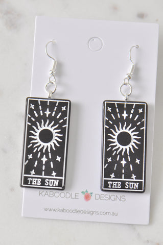 Novelty The Sun Tarot Card Black Drop Dangle Earrings